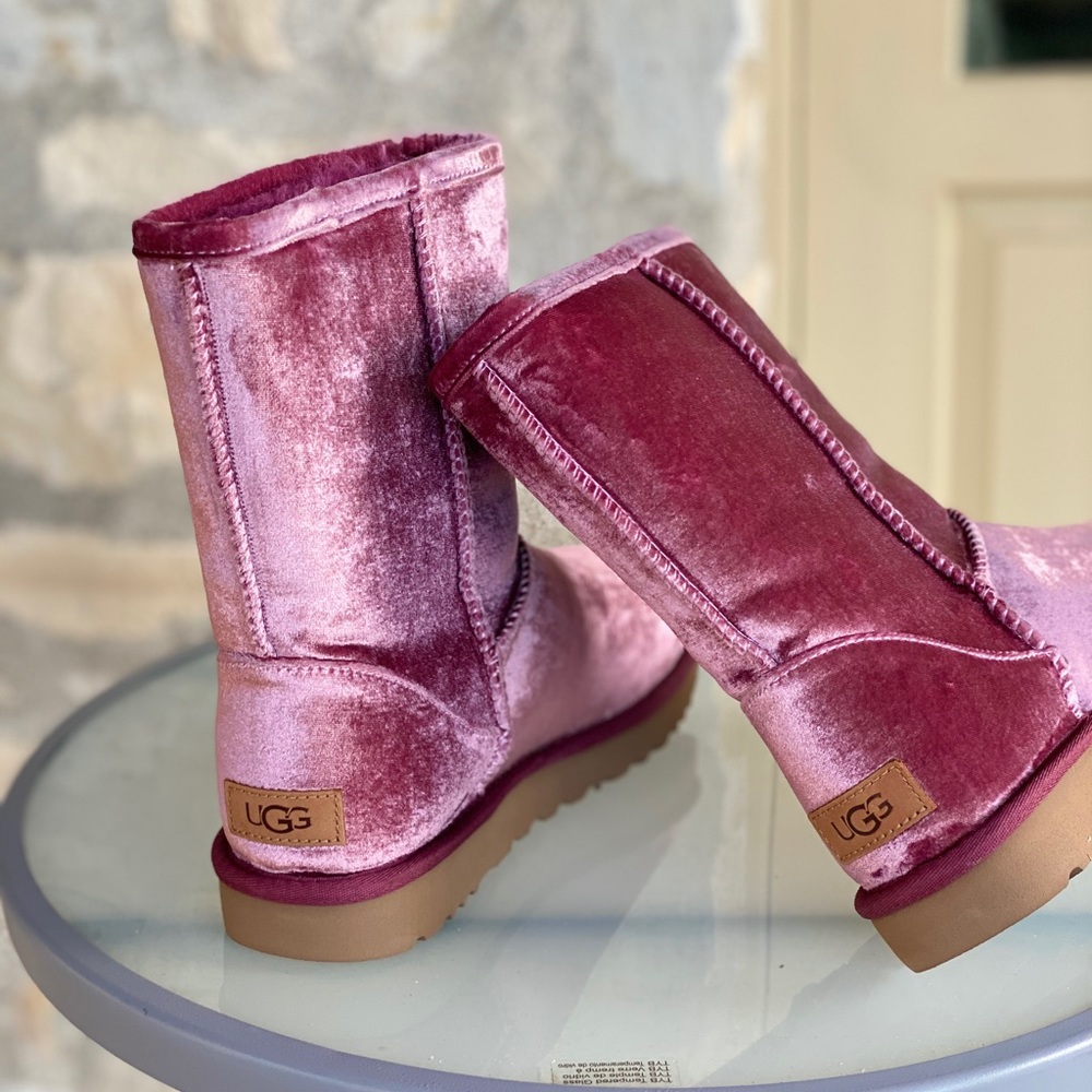 NIB UGGs Velvet boots - Picture 4 of 12